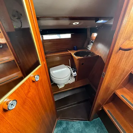 Guy 33 - Sailing Yacht *