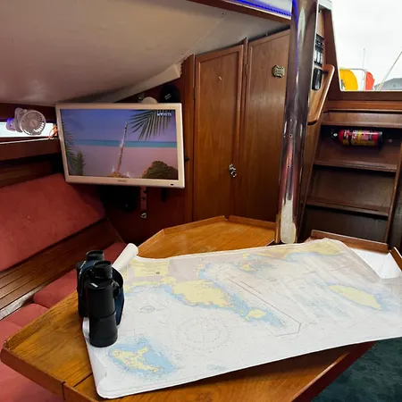 Guy 33 - Sailing Yacht Botel Tallinn