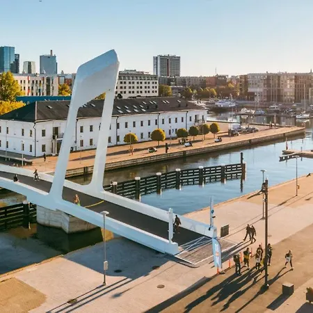 Private Yacht In The Heart Of Talin