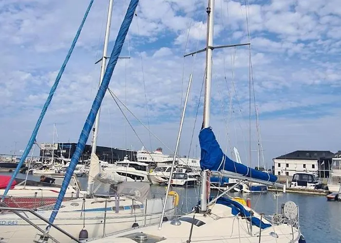 Private Yacht In The Heart Of Bateau-hôtel *