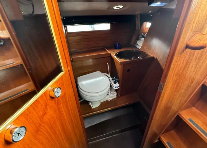 Private Yacht In The Heart Of *