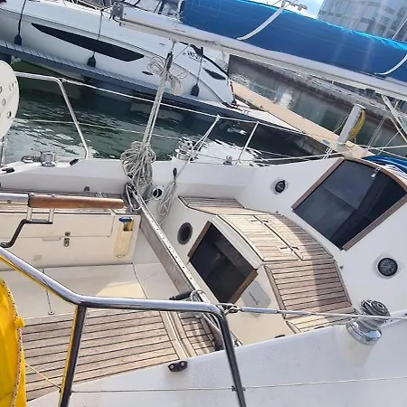 Ботель Private Yacht In The Heart Of *